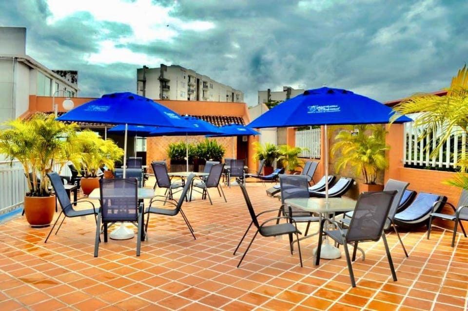 Patio, Lounge or bar