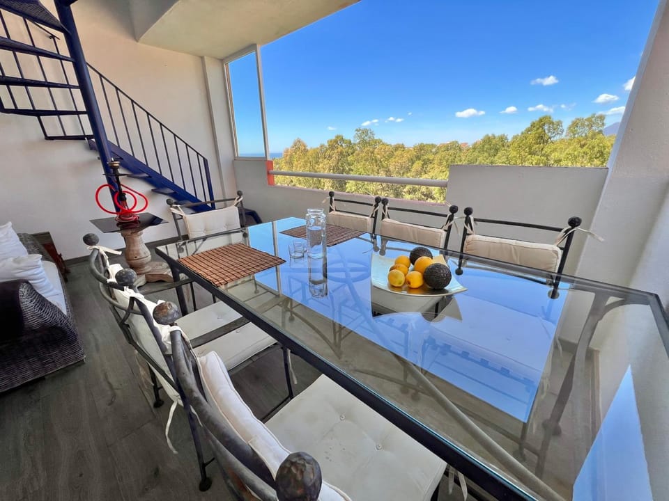 View (from property/room), Balcony/Terrace, Seating area