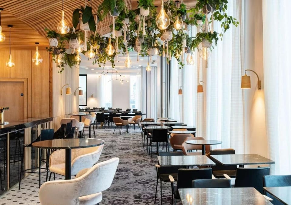 Restaurant/places to eat, Lounge or bar, Food and drinks, Banquet/Function facilities, Dining area, Meeting/conference room, Dinner, Drinks, Alcoholic drinks, Non alcoholic drinks, wedding, wedding