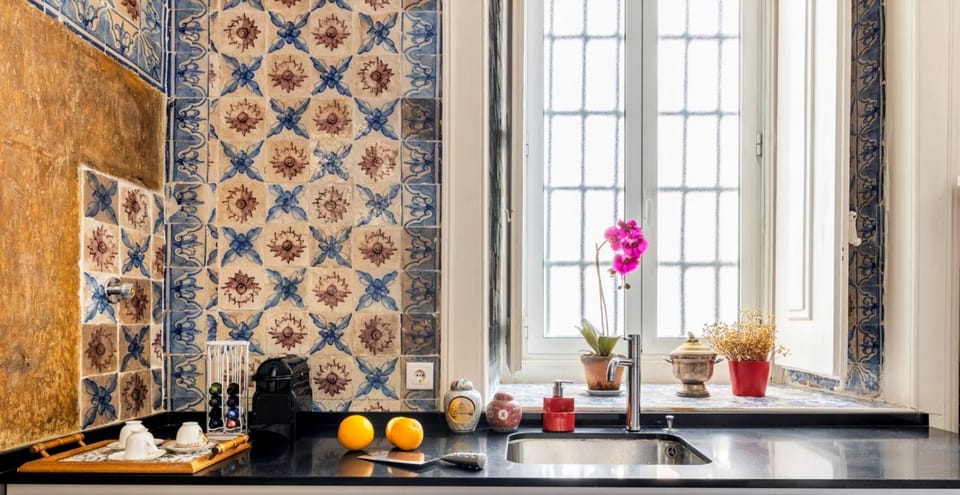 Kitchen or kitchenette, Communal kitchen