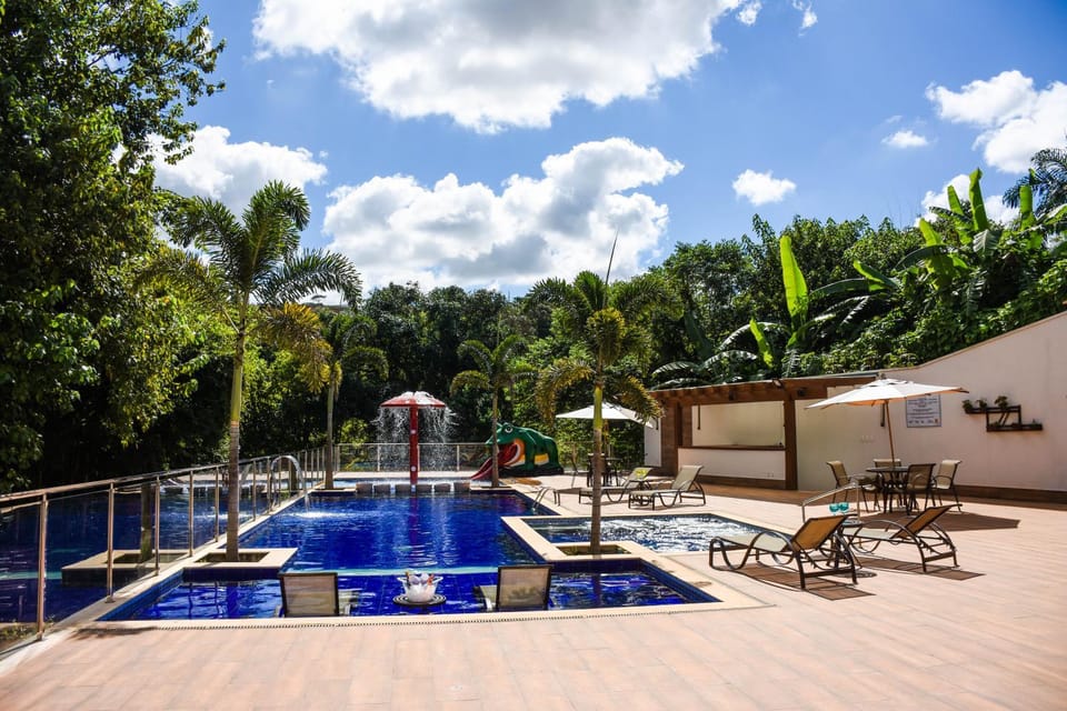 Restaurant/places to eat, Swimming pool
