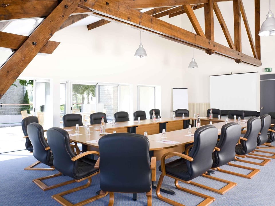 Meeting/conference room