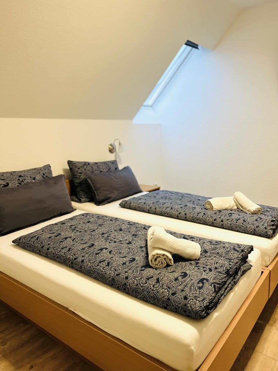 Bed, Photo of the whole room, Bedroom, towels