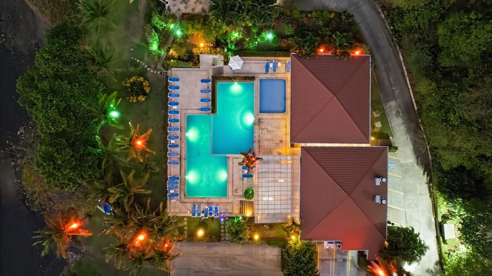 Swimming pool, sunbed