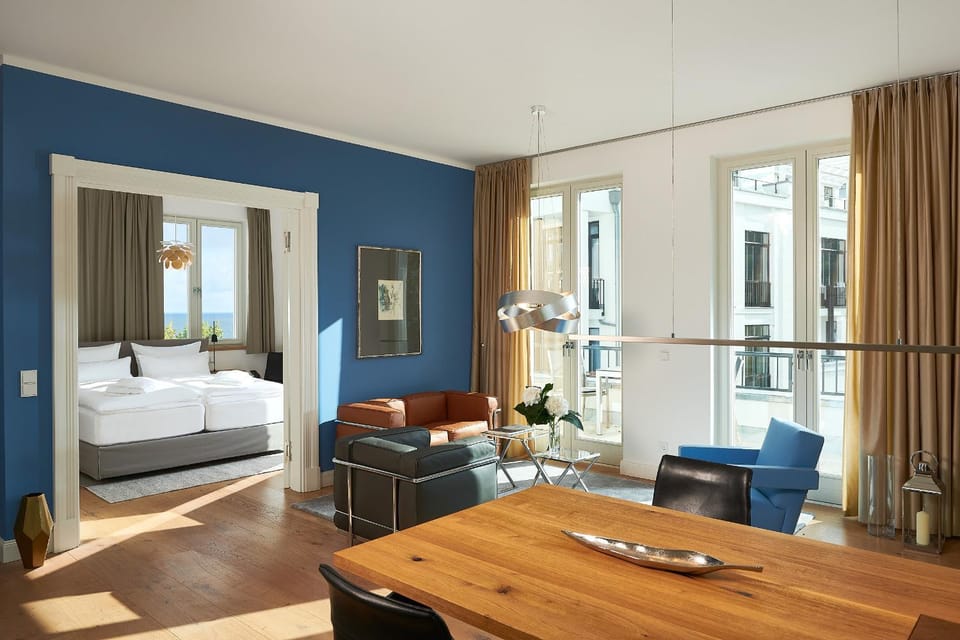Living room, Photo of the whole room, Seating area