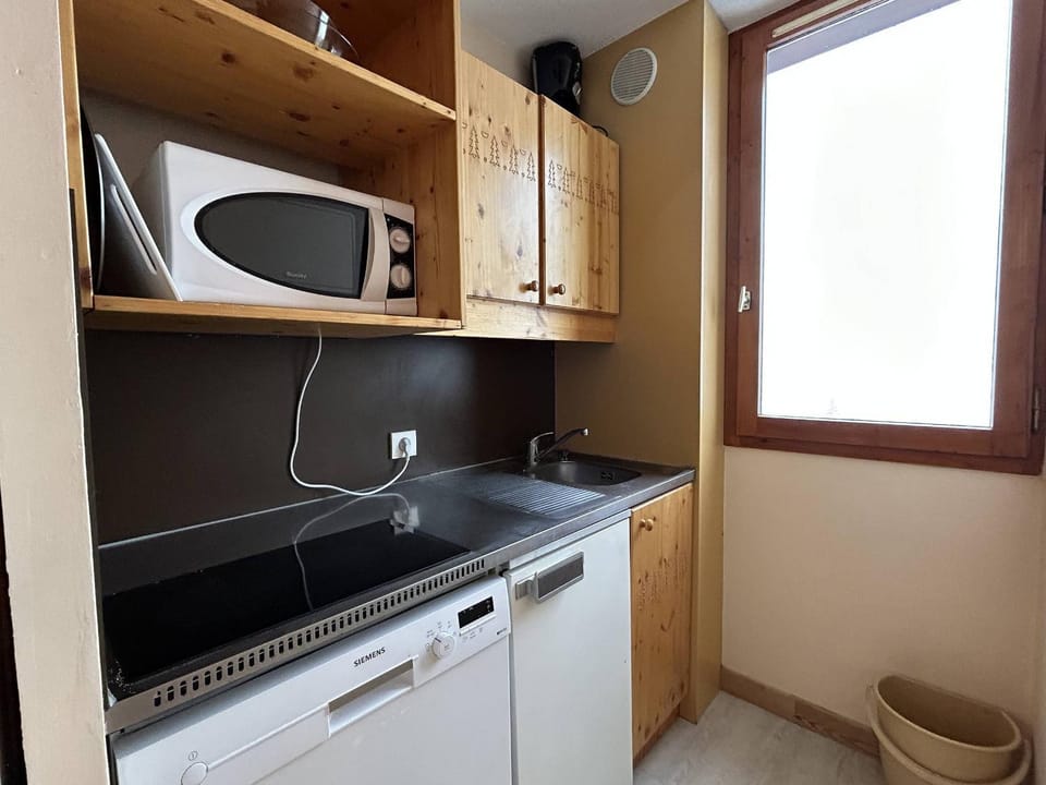 Appartement rénové à Méribel, 1 chambre, 3 couchages, balcon, accès pistes, casier à skis, WIFI - FR-1-355-175 Apartment in Les Allues