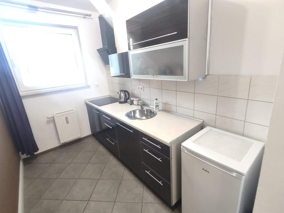 Kitchen or kitchenette, Kitchen or kitchenette, Communal kitchen, stove