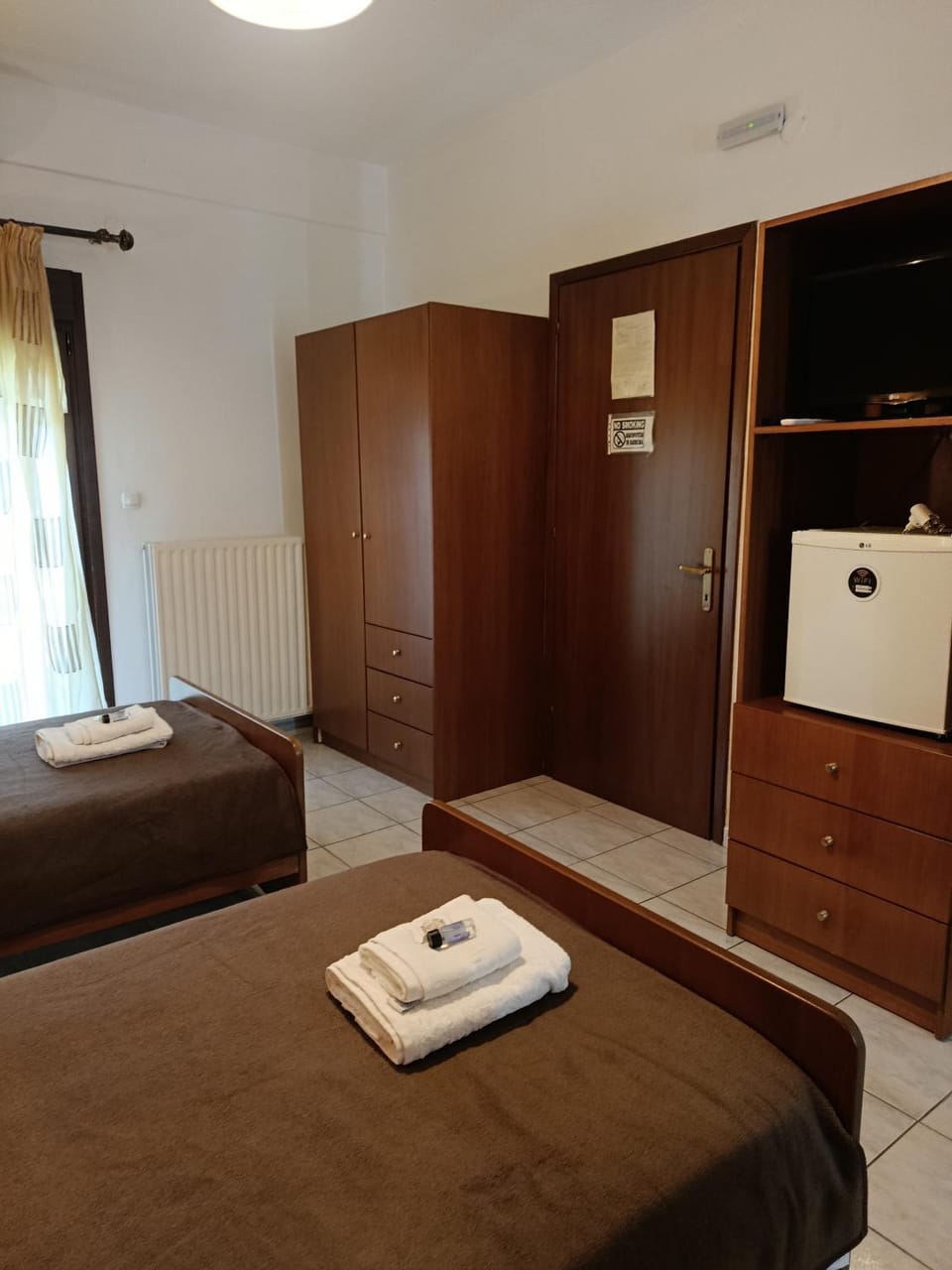 Bed, Photo of the whole room, Bedroom, towels, wardrobe