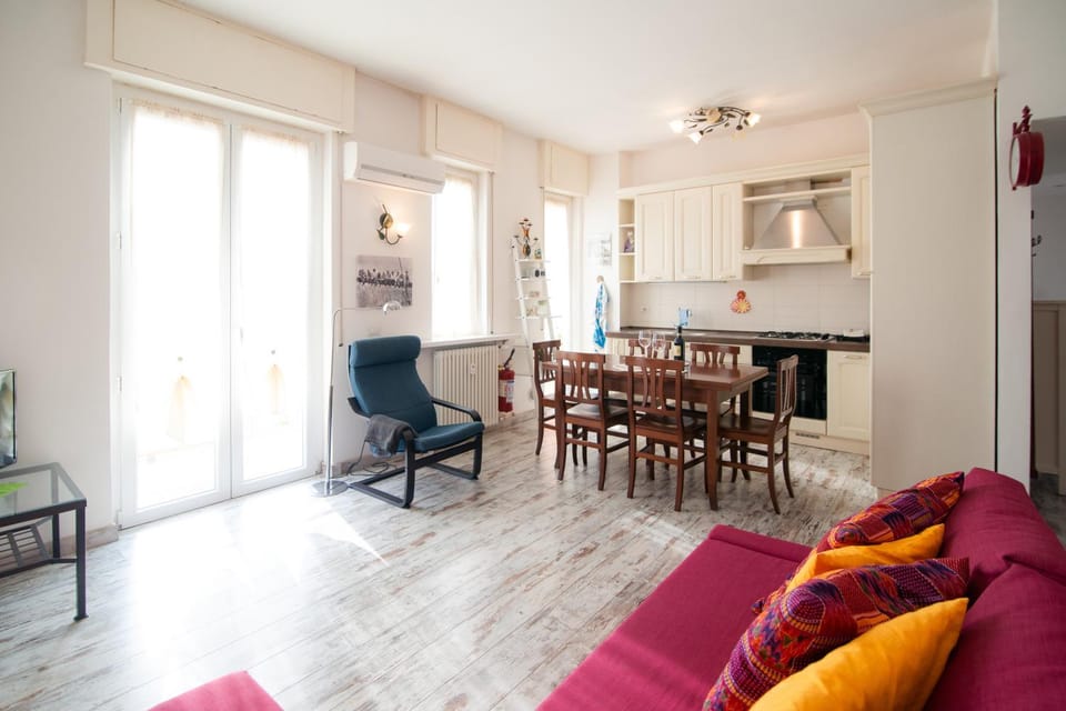 Apt Casina, close to train station Apartment in Como
