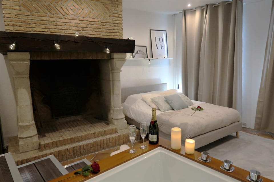 La Suite, love room, Grand Jacuzzi, port de plaisance de Saint Valery En Caux Apartment in Saint-Valery-en-Caux