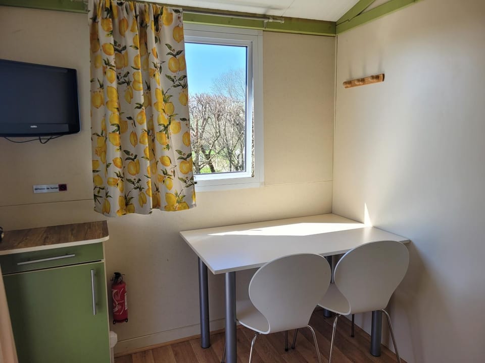 TV and multimedia, Kitchen or kitchenette, kitchen