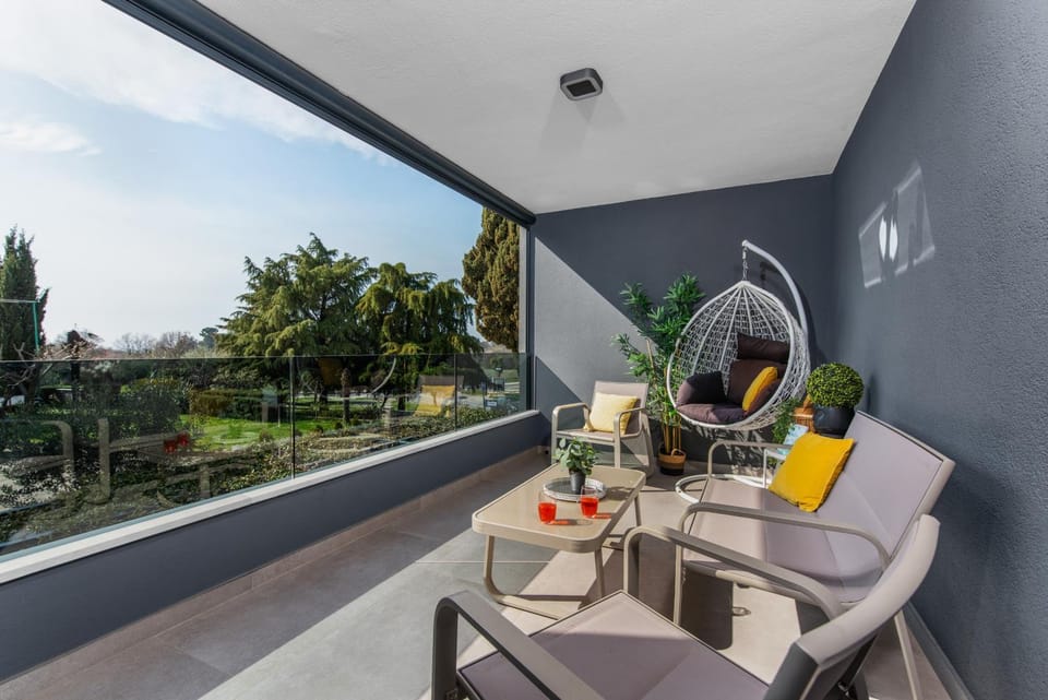 Spring, View (from property/room), Balcony/Terrace, Garden view