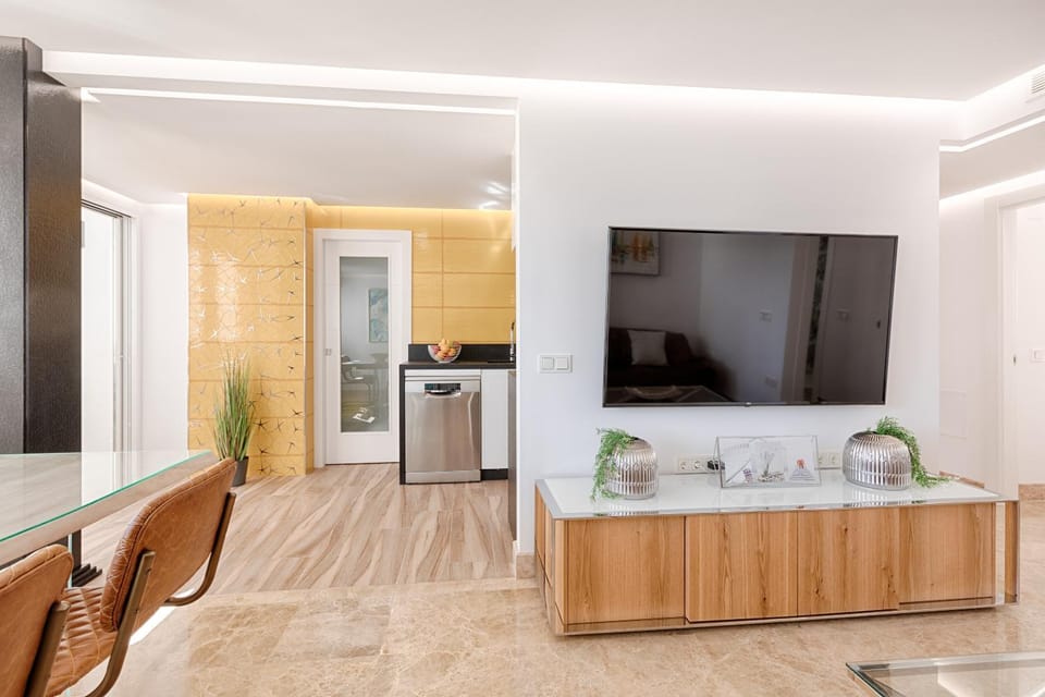 TV and multimedia, Kitchen or kitchenette, Living room