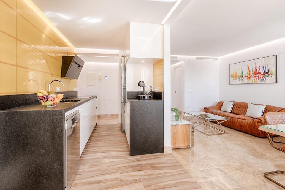 Kitchen or kitchenette, Living room