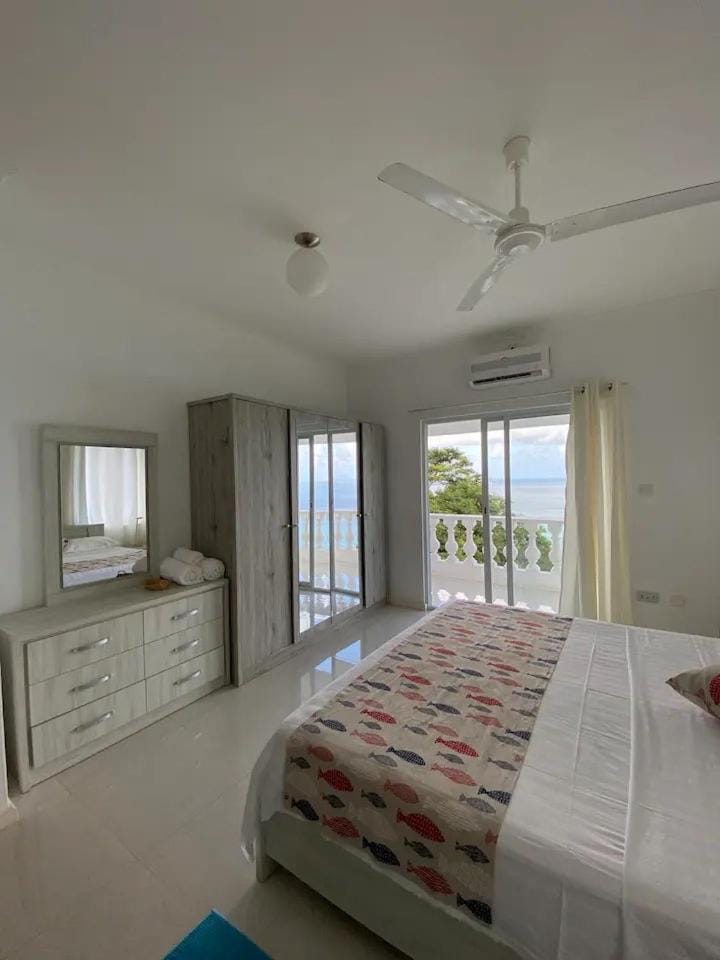 Bed, Natural landscape, Photo of the whole room, Bedroom, Sea view, fireplace, wardrobe