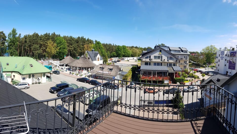 Neighbourhood, Balcony/Terrace, City view, Street view