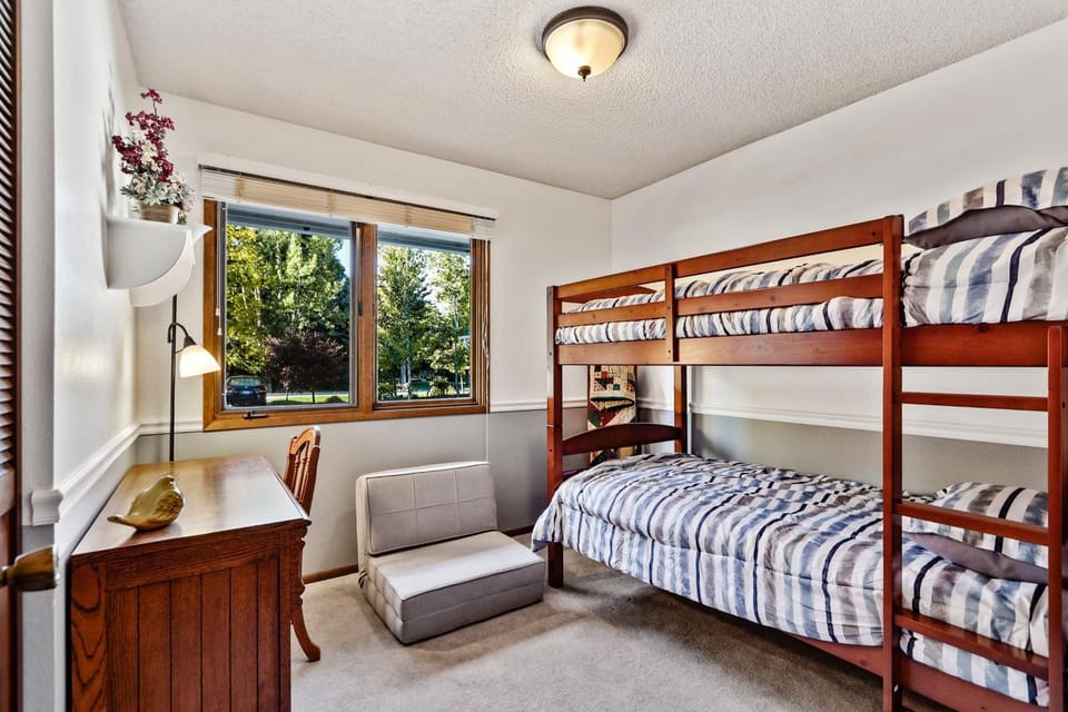 Sandpoint Paradise House in Lake Pend Oreille