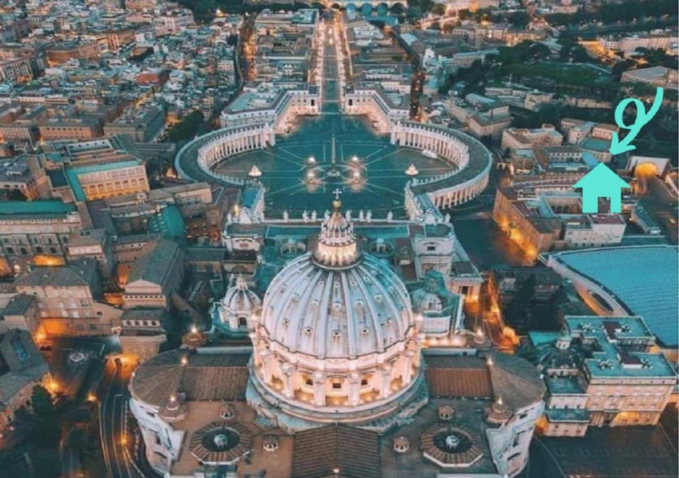 Property building, Facade/entrance, Bird's eye view, View (from property/room), Floor plan, City view, Landmark view, River view, Street view