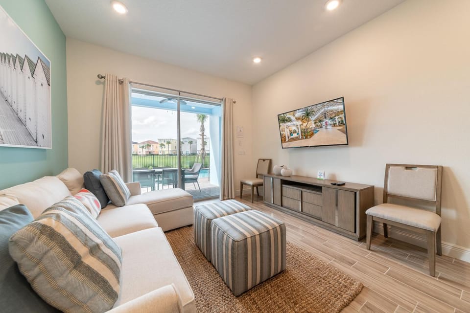 Waterfront Cottage With Private Pool Near Disney And Margaritaville Resort & Island H20 Access - 7985Su House in Bay Lake