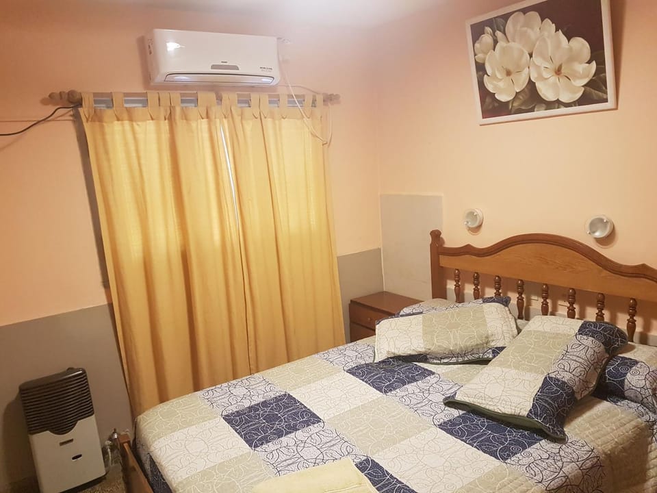 Bed, Photo of the whole room, Bedroom, air conditioner
