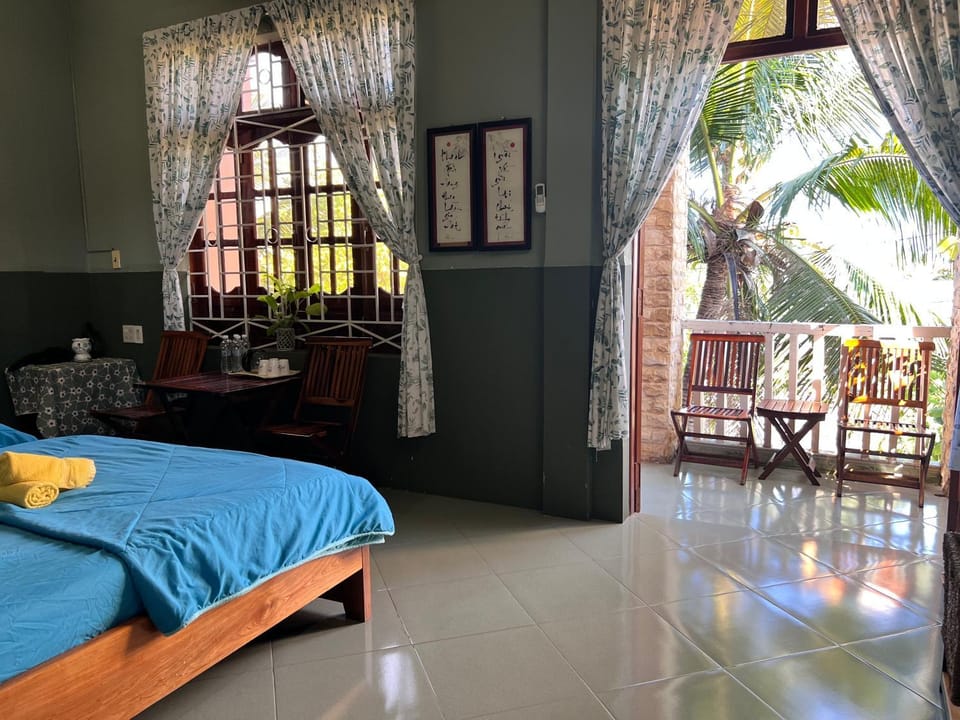 Seating area, Bedroom