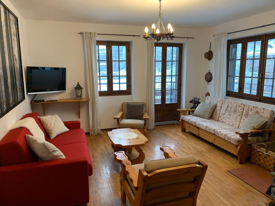White Rock Apartment in Ponte di Legno