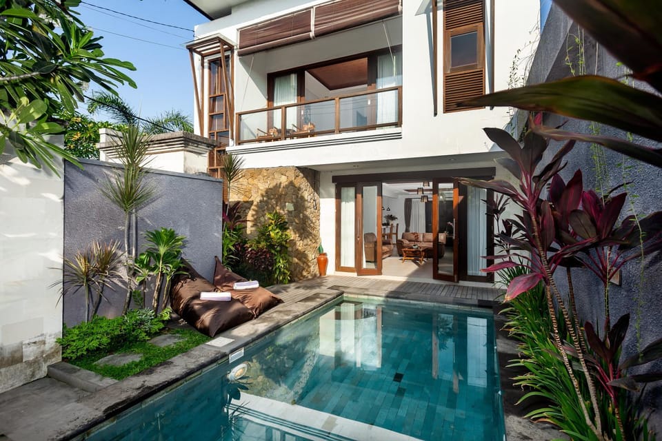 Property building, Swimming pool