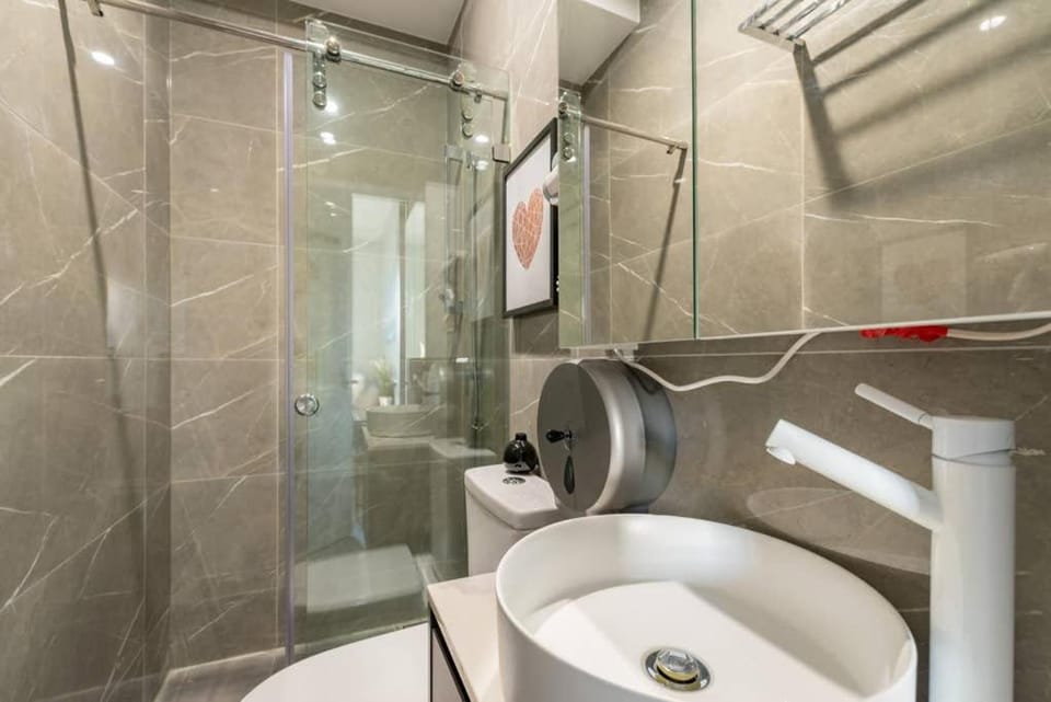 Elegant Double Ensuite Room - AC - 1Min to Central - Closely Located to Almost Sydney Must Seen Spots Bed and Breakfast in Surry Hills
