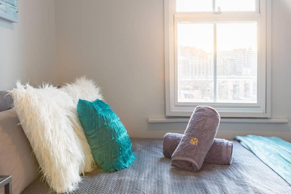Elegant Double Ensuite Room - AC - 1Min to Central - Closely Located to Almost Sydney Must Seen Spots Bed and Breakfast in Surry Hills