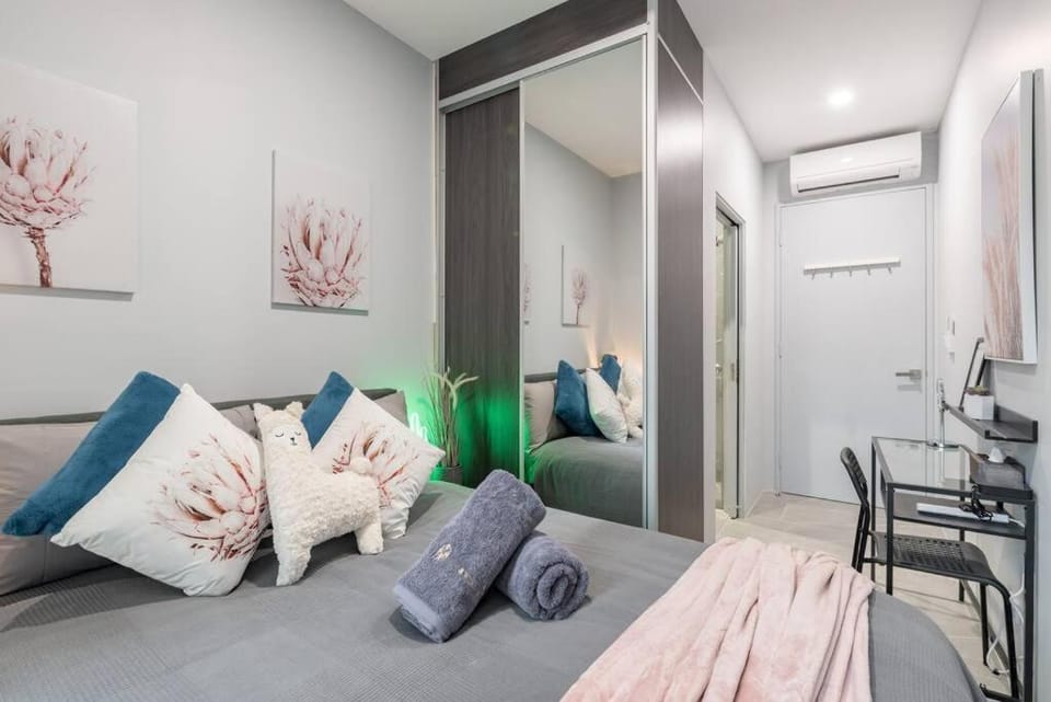 1 Private Double Bed With En-Suite Bathroom In Sydney CBD Near Train UTS DarlingHar&ICC&C hinatown - ROOM ONLY House in Surry Hills