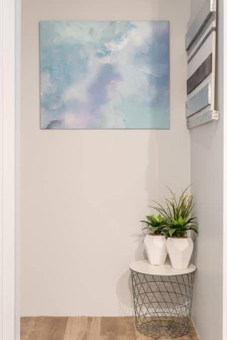 1 Private Double Bed In Sydney CBD Near Train UTS DarlingHar&ICC&C hinatown - ROOM ONLY Bed and Breakfast in Surry Hills