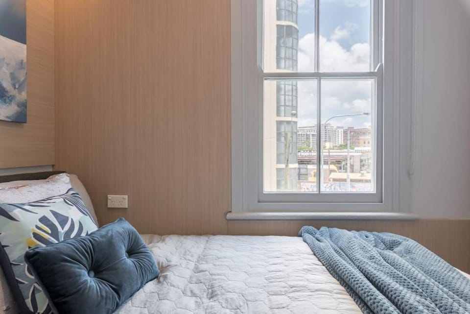 2 Private Double Bed In Sydney CBD Near Train UTS DarlingHar&ICC&C hinatown - ROOM ONLY Bed and Breakfast in Surry Hills