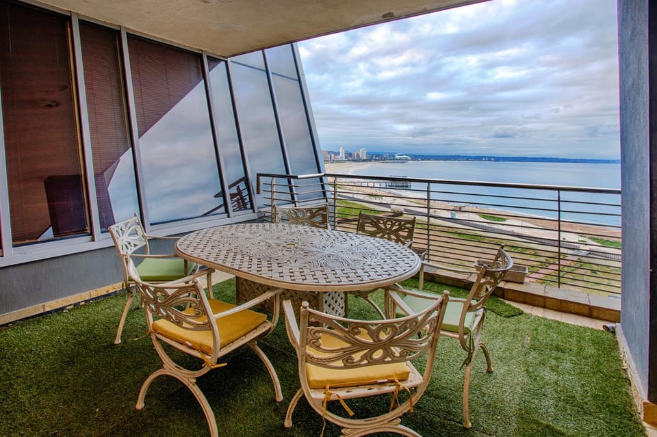Patio, Dining area