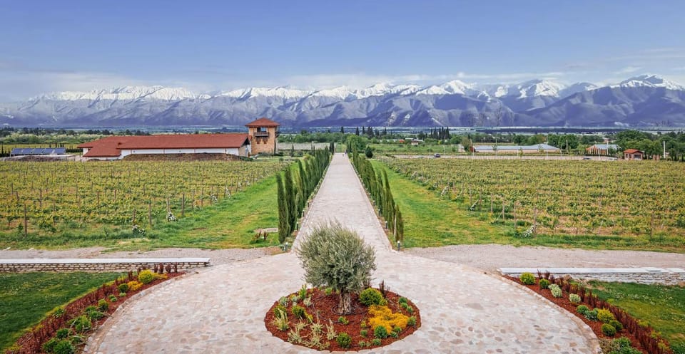 Nearby landmark, Spring, Day, Natural landscape, Garden, Garden view, Mountain view