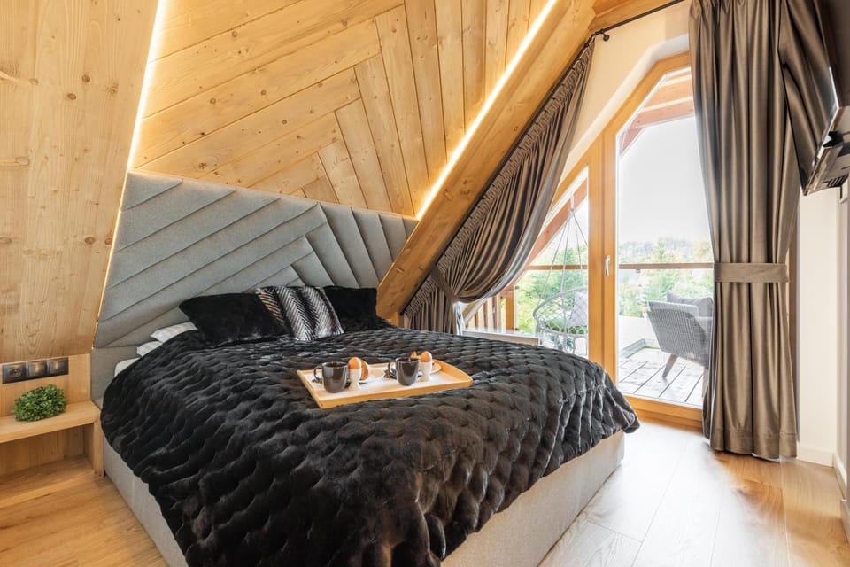 Bed, Balcony/Terrace, Bedroom