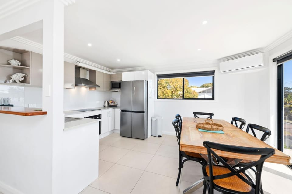 The Tomaree Downstairs Apartment in Shoal Bay