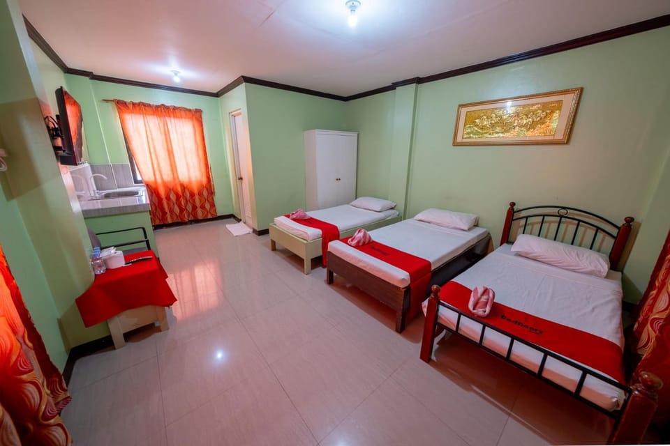 RedDoorz at Maribago Seaview Pension Hotel in Lapu-Lapu City