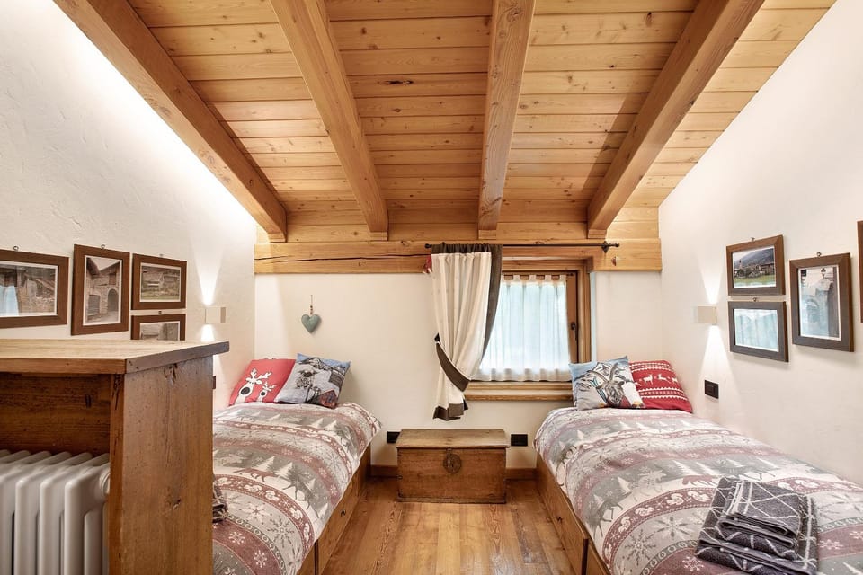 Property building, Living room, Bedroom