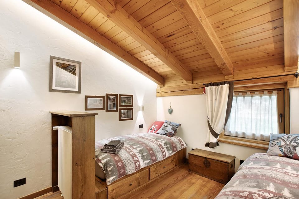 Property building, Living room, Bedroom