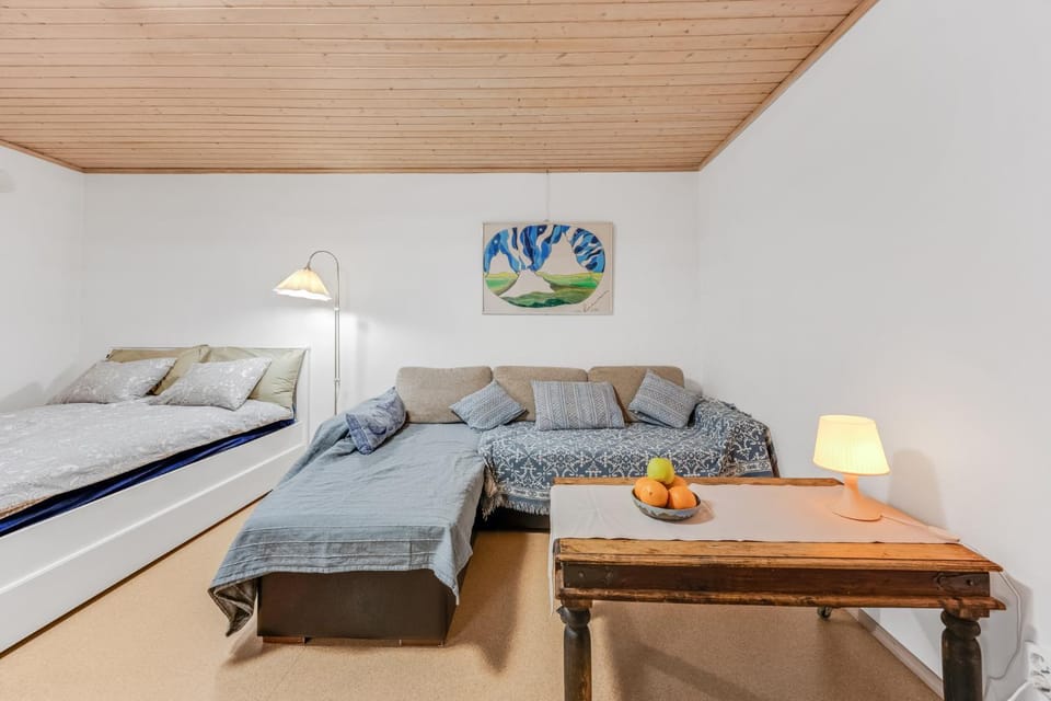 Bed, Living room