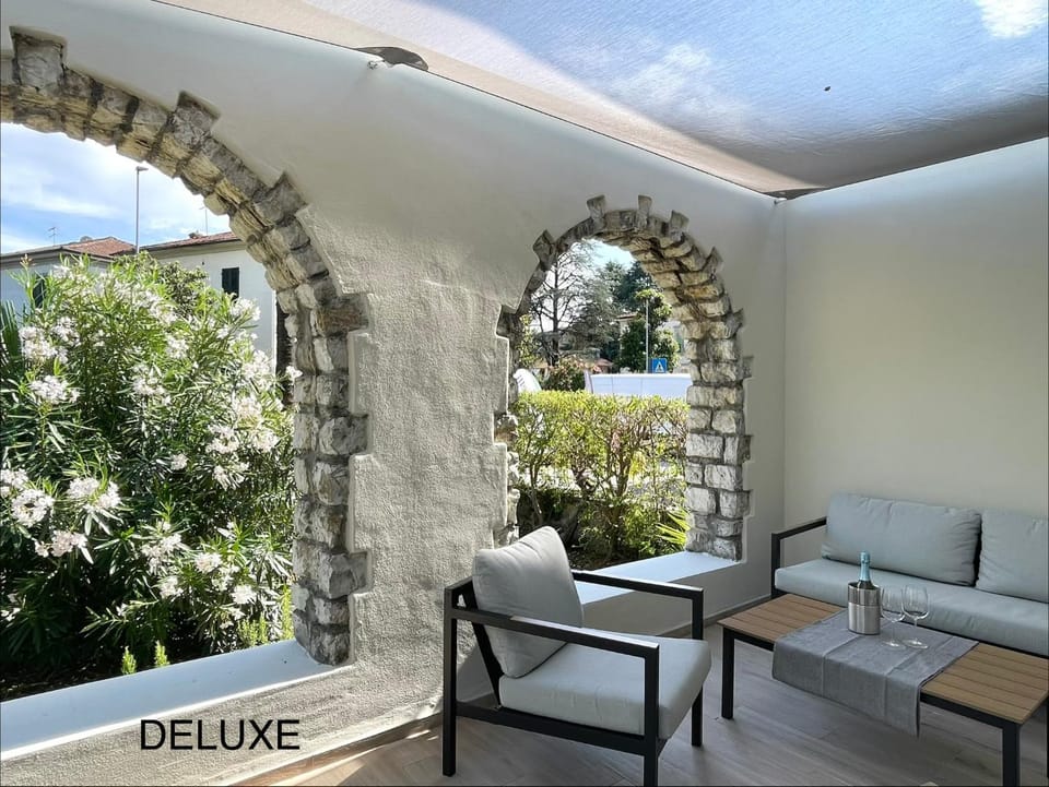 Patio, Day, Natural landscape, View (from property/room), Balcony/Terrace