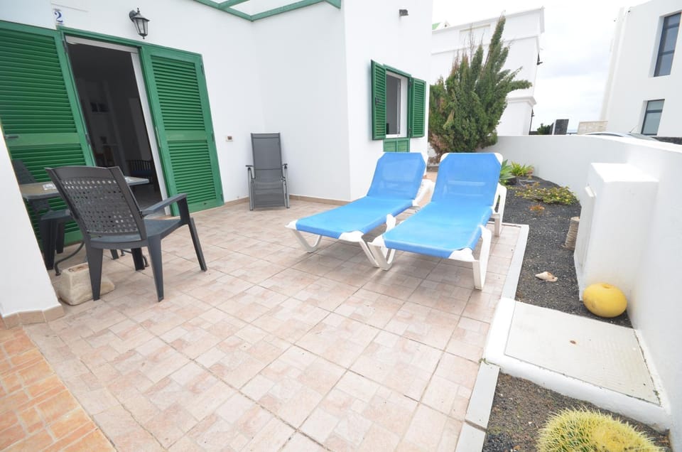 View (from property/room), Balcony/Terrace, sunbed