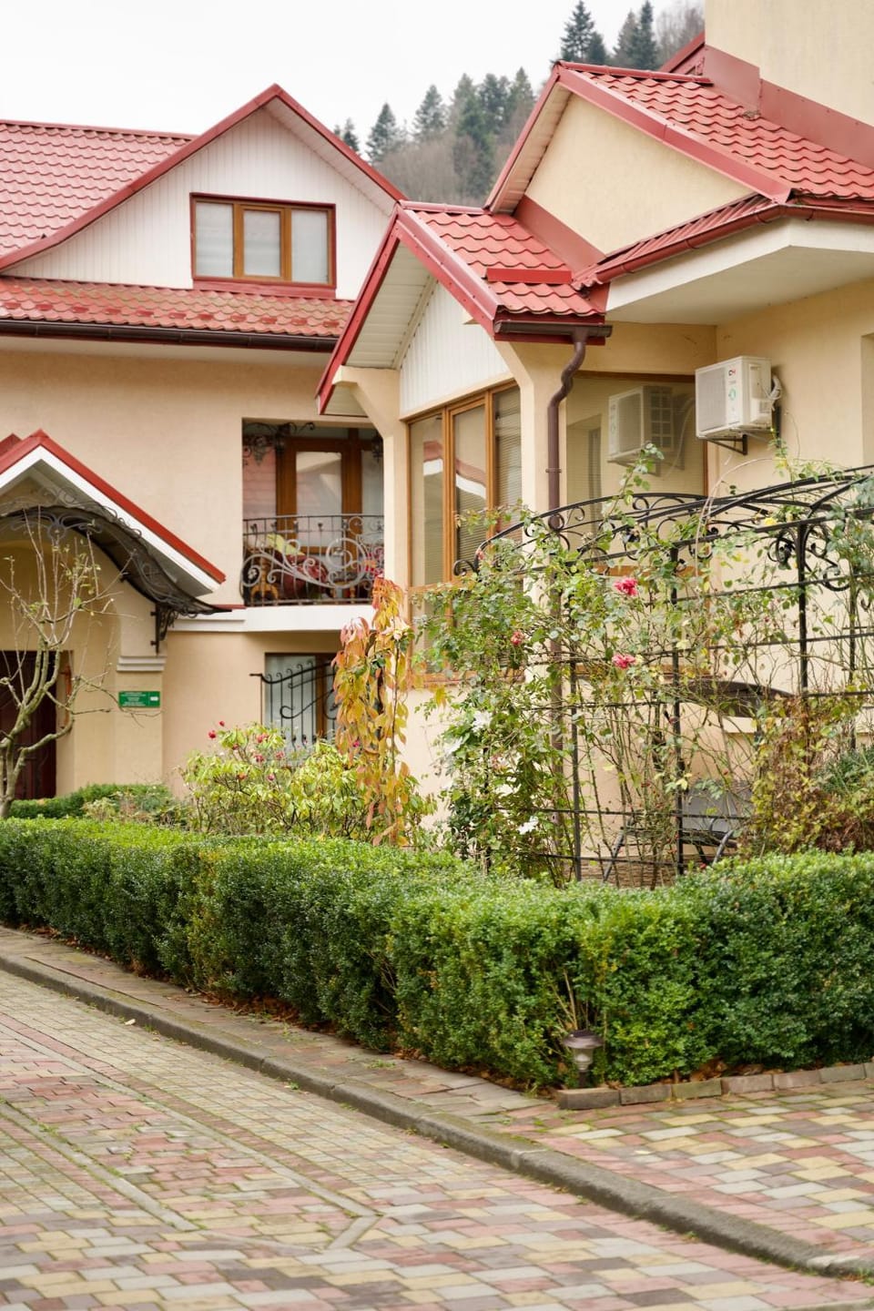 Property building, Garden view