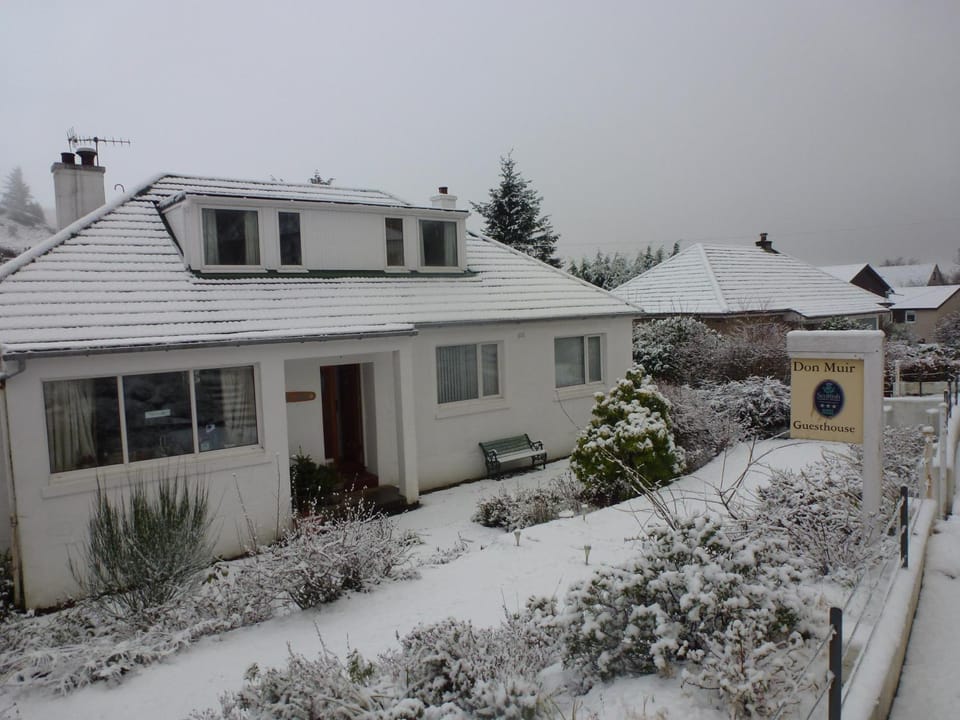 Facade/entrance, Winter