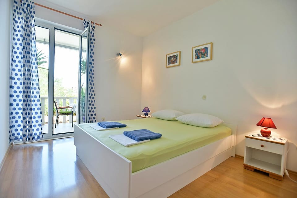 Balcony/Terrace, Decorative detail, Bedroom