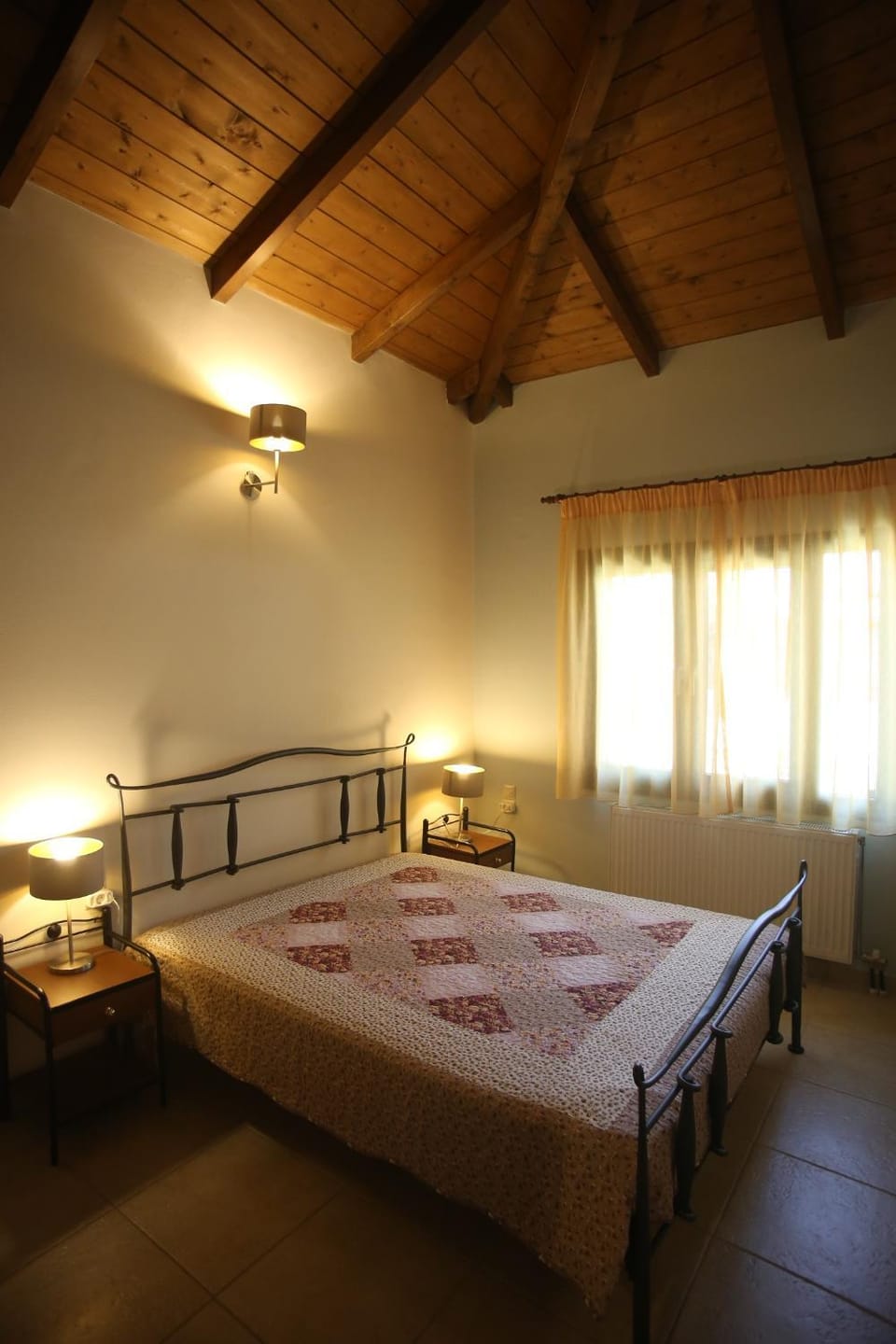 Bed, Bedroom, heating, acessibility
