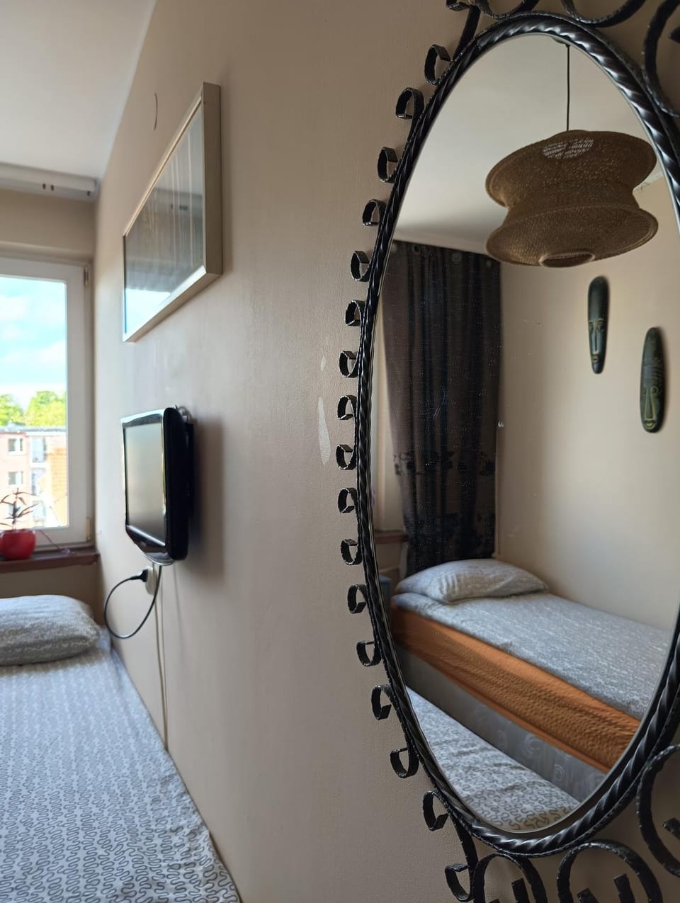 Bed, TV and multimedia, Photo of the whole room