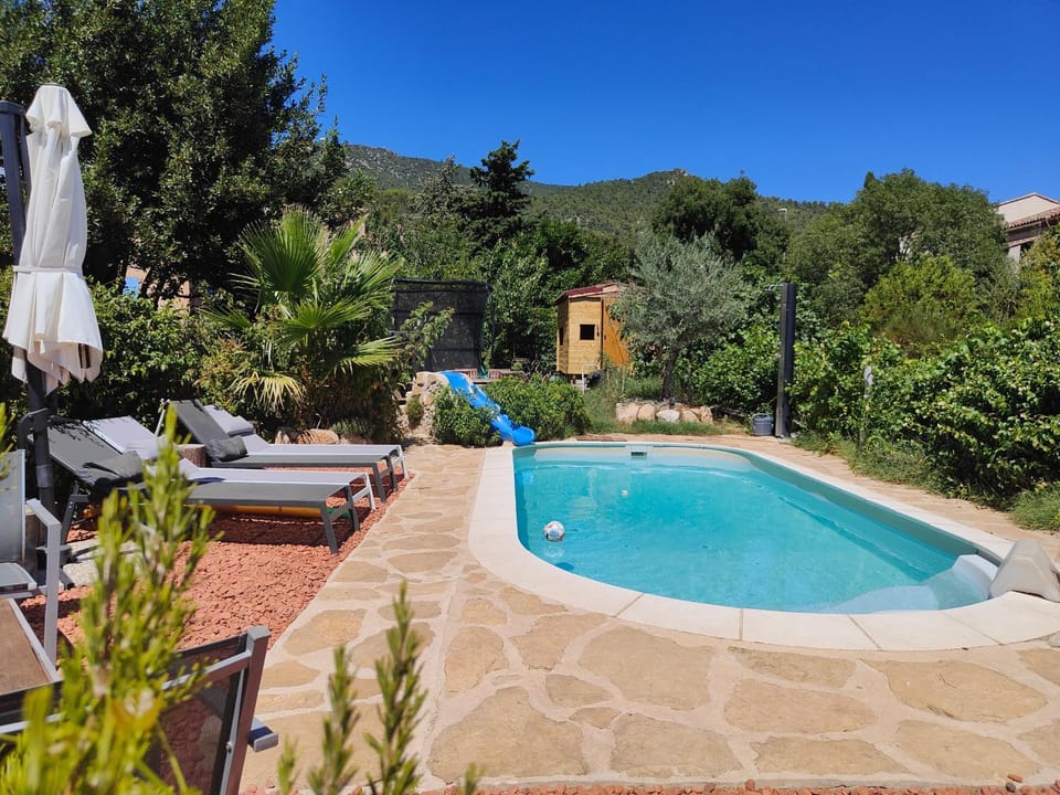 Natural landscape, Garden, Garden view, Mountain view, Pool view, Swimming pool, sunbed