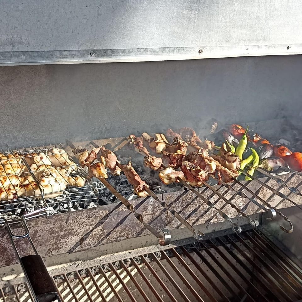 BBQ facilities, Food and drinks, Food