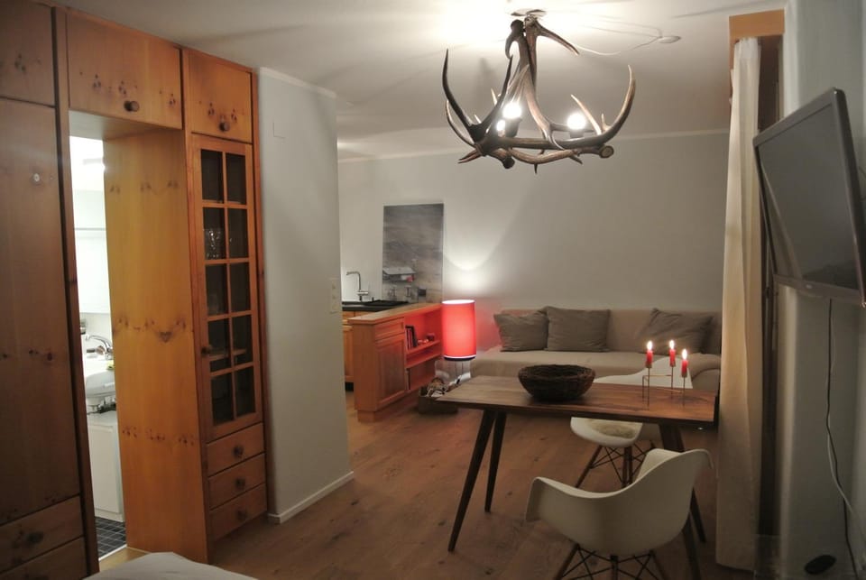 TV and multimedia, Photo of the whole room